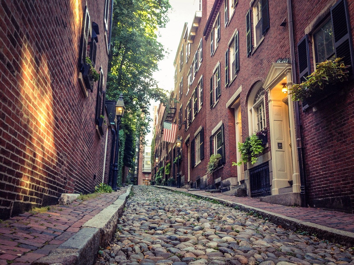 Explore Charles Street  What To Do In Beacon Hill Downtown Boston