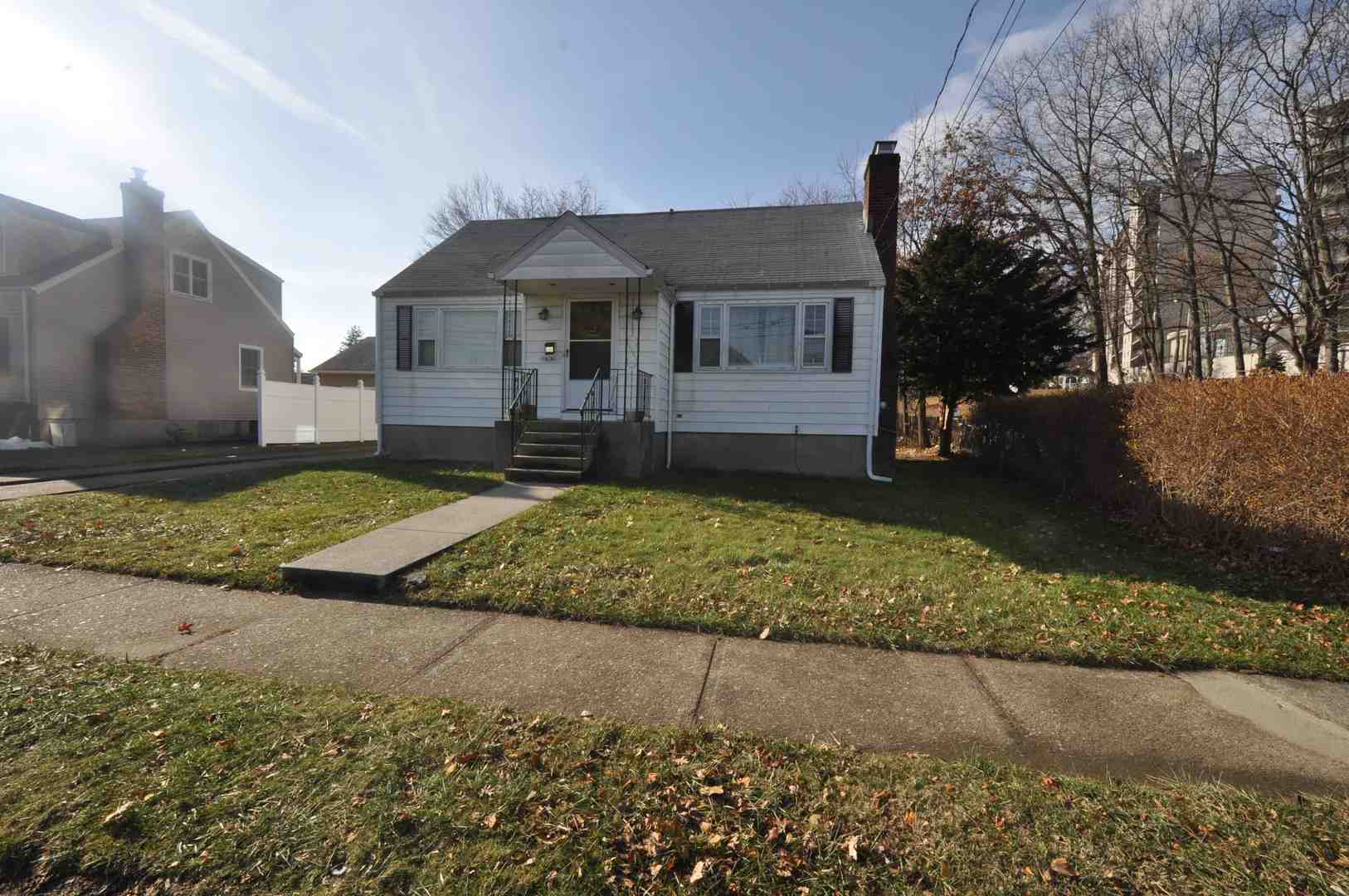 Listings for Mariana Patrone