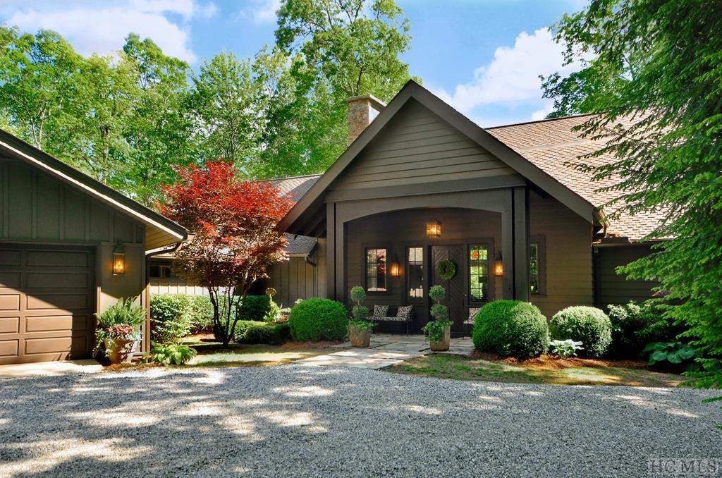 Homes for Sale in Round Hill Estates