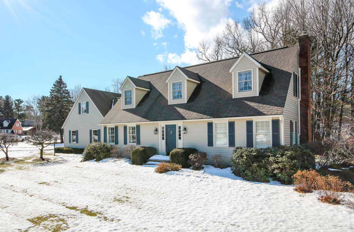 Geri Reilly's Listings by Town