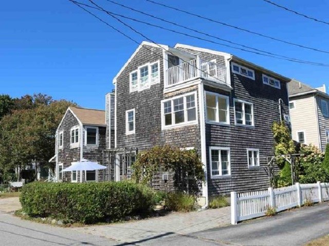 Condos for Sale in Hampton NH Under $350K