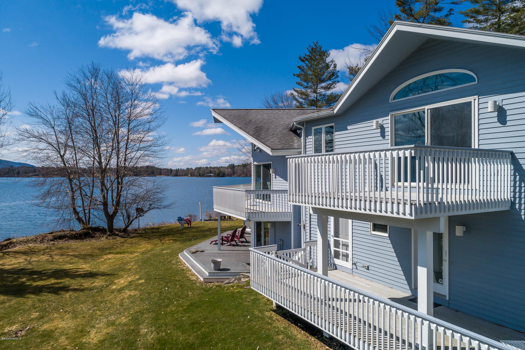 Waterfront Homes in Pittsfield, MA