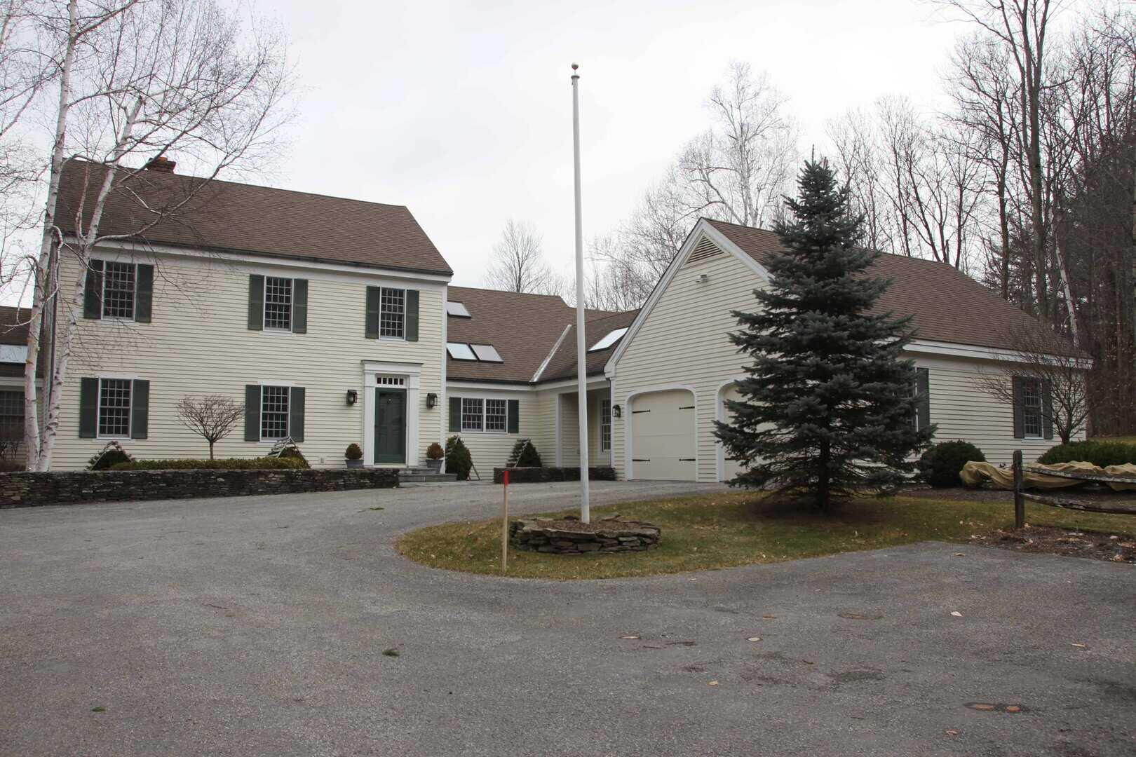 Listings for Elizabeth Romano