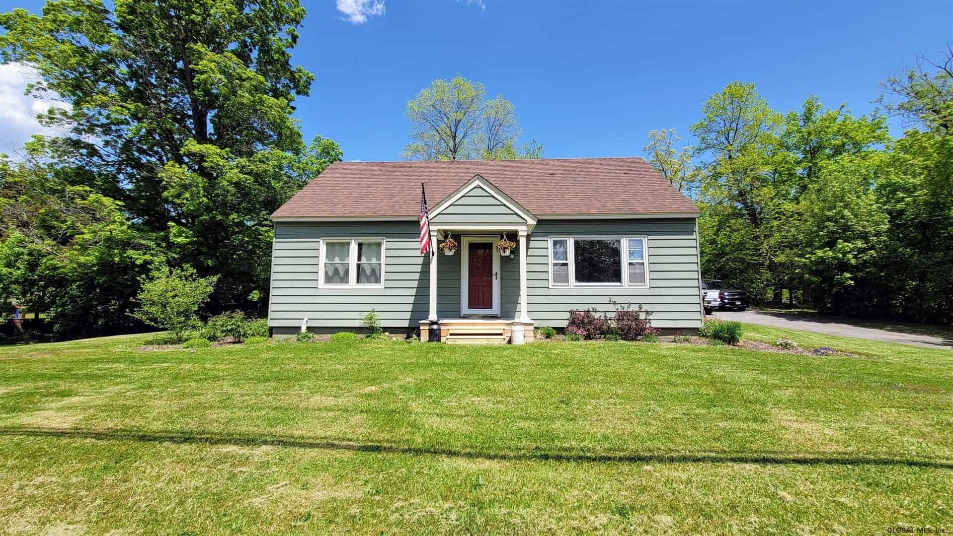 Listings for Lindsay Mele