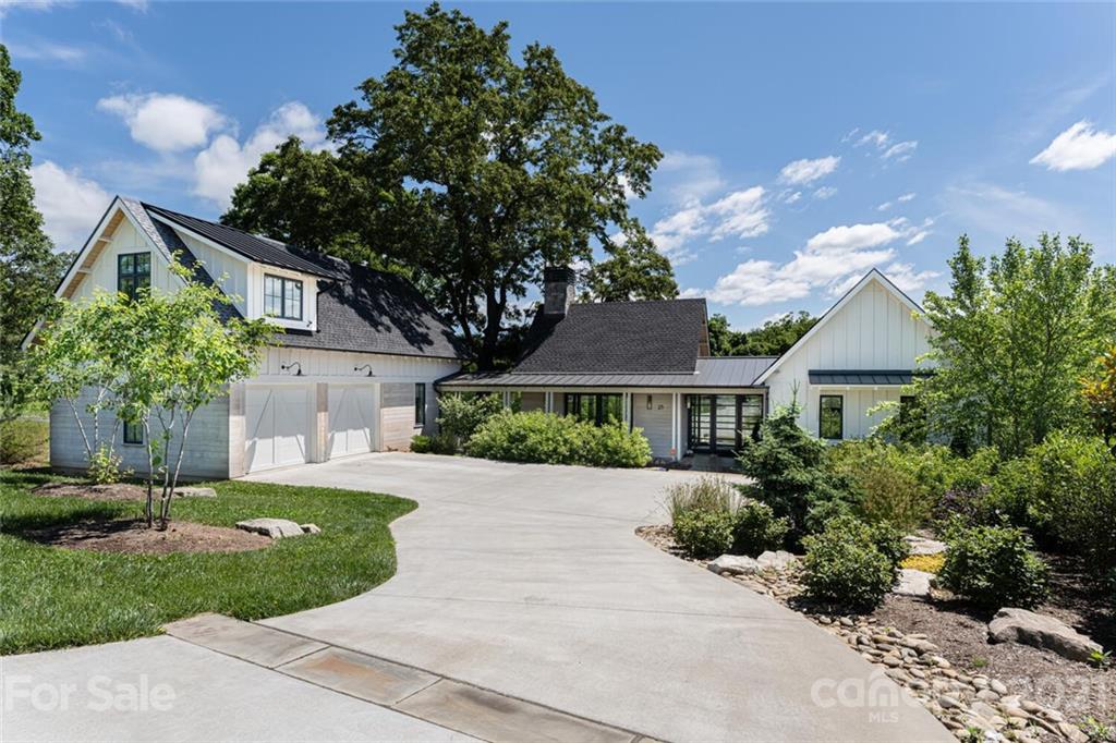 Sovereign Oaks