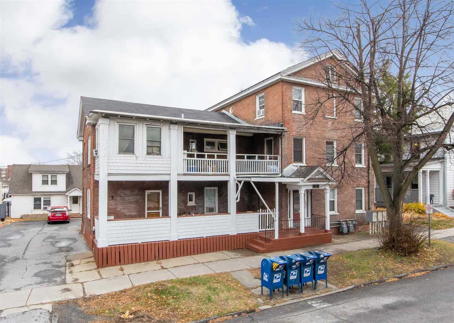 Luxury Homes in Burlington