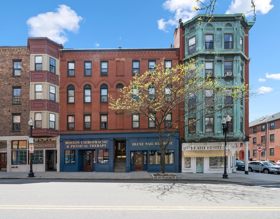 Listings for Melanie Field