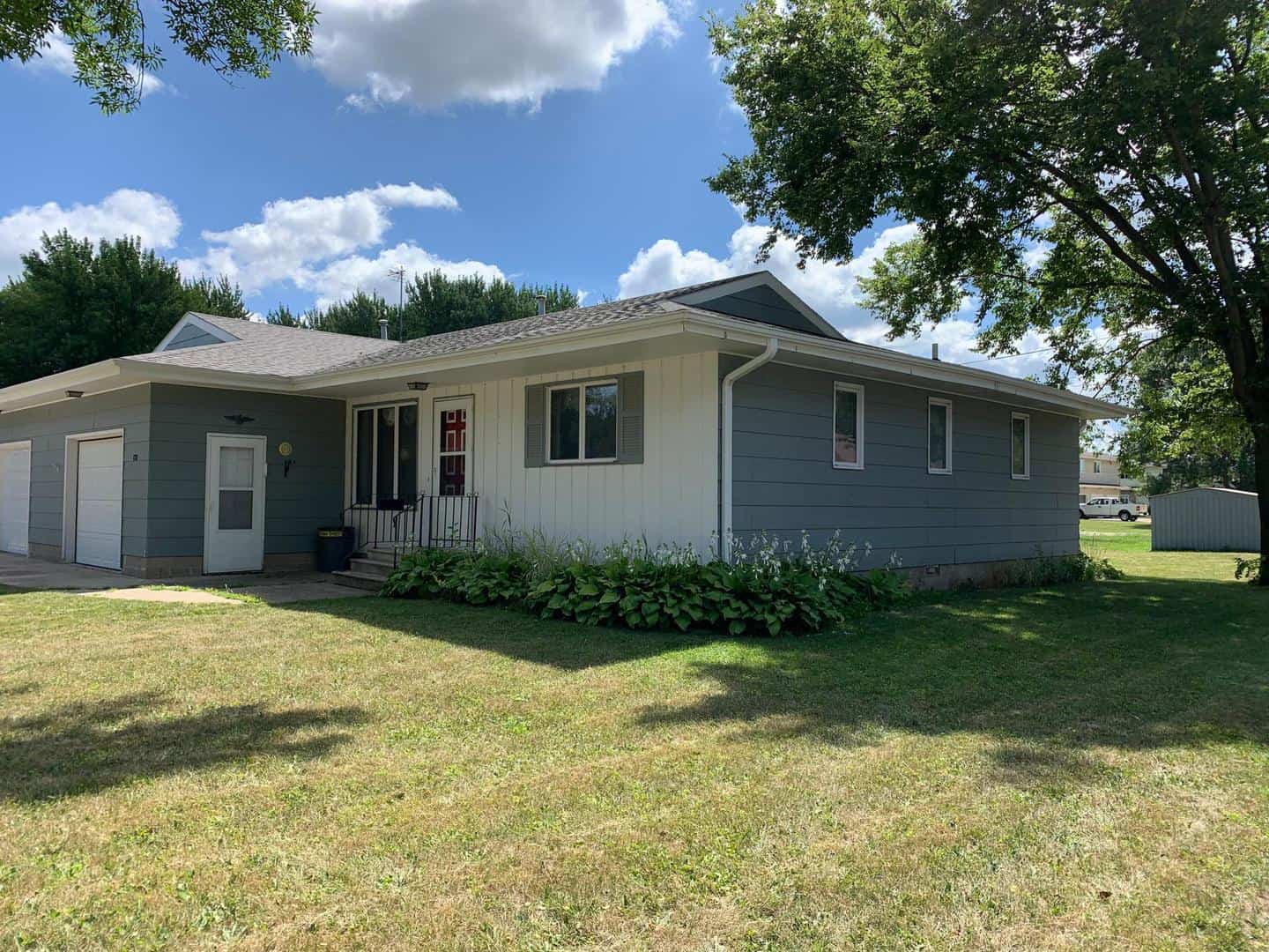 Listings for AMY LEACH