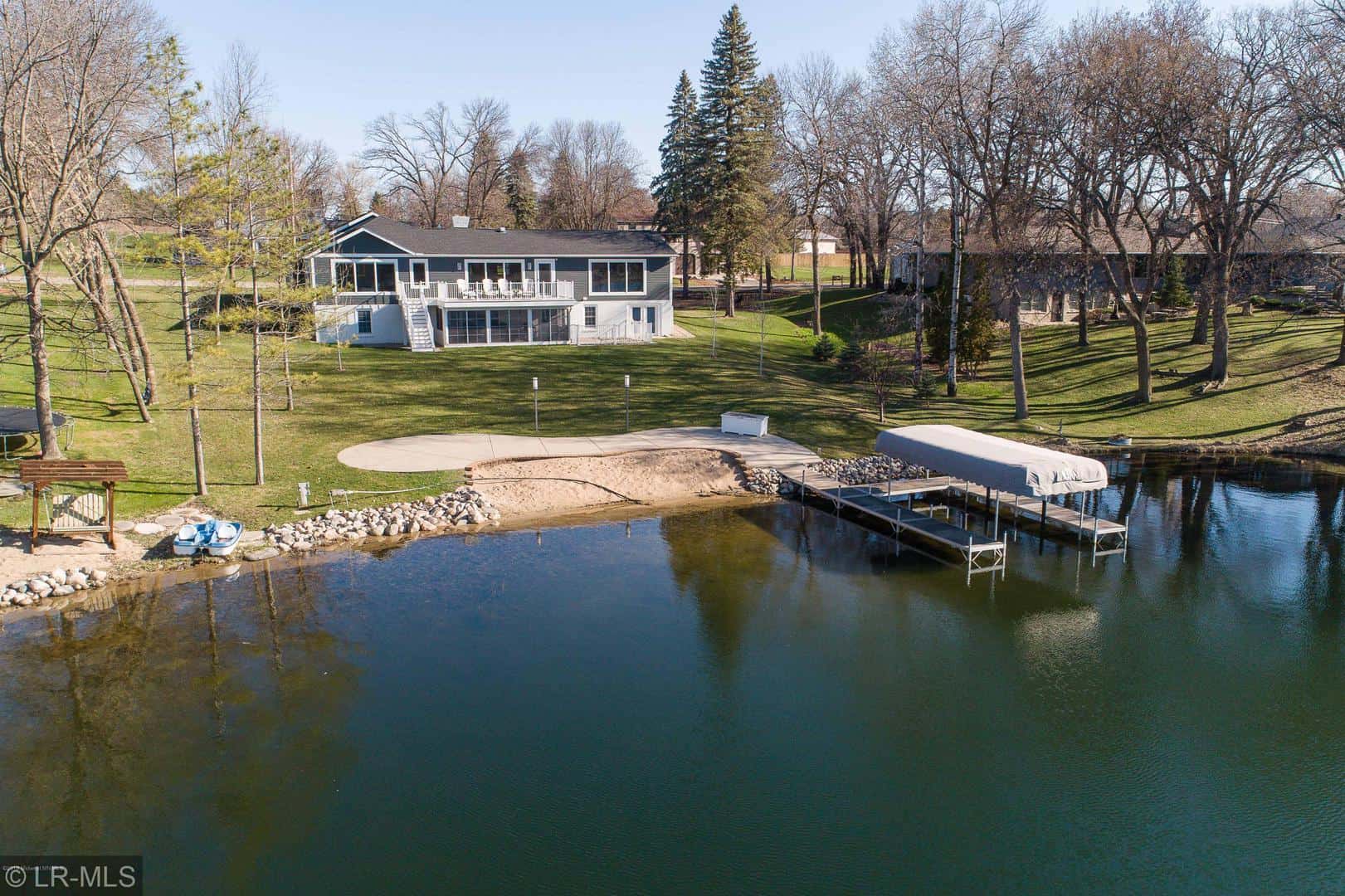Listings for LESLIE FLUGSTAD