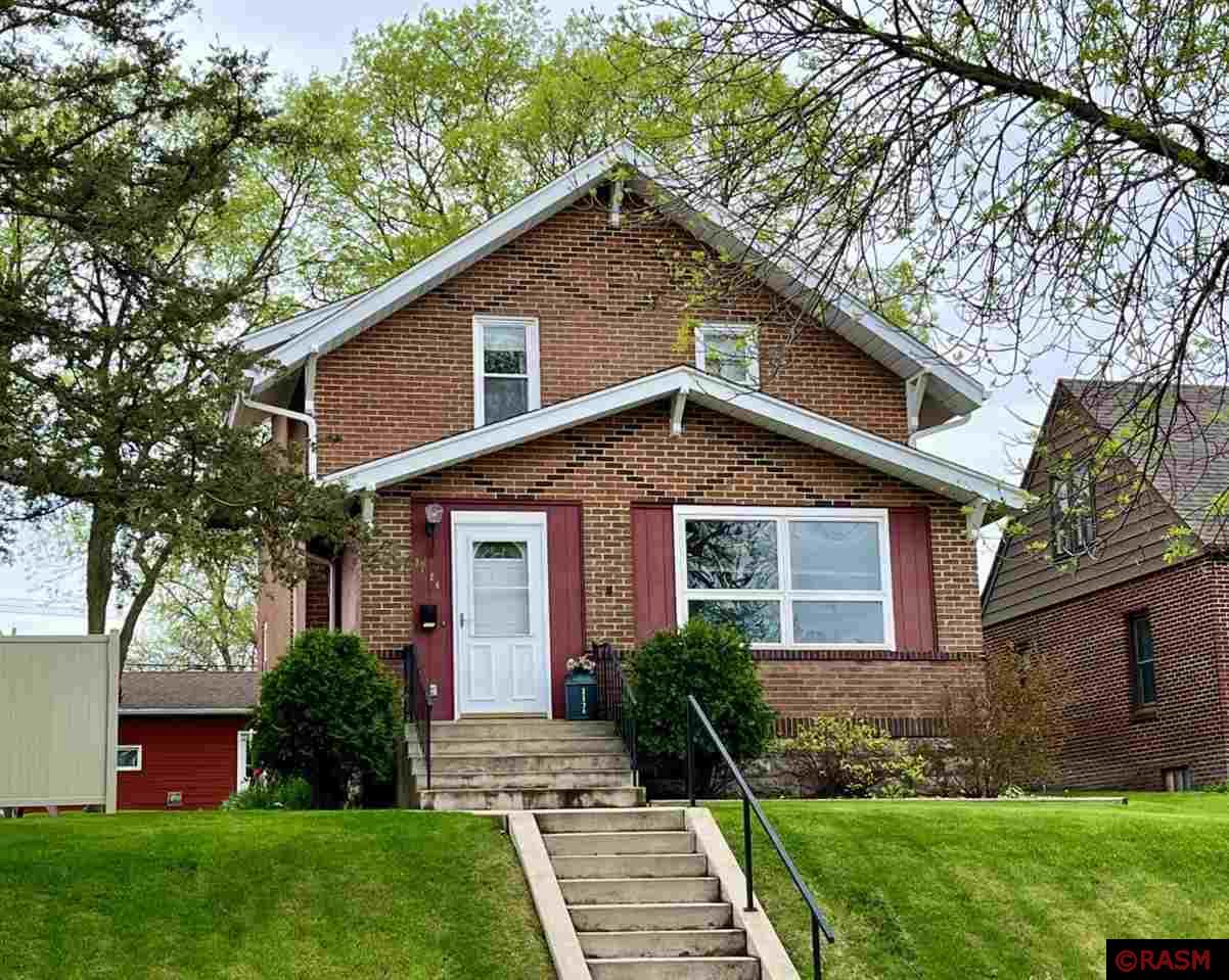 Listings for KELSEY WOITAS