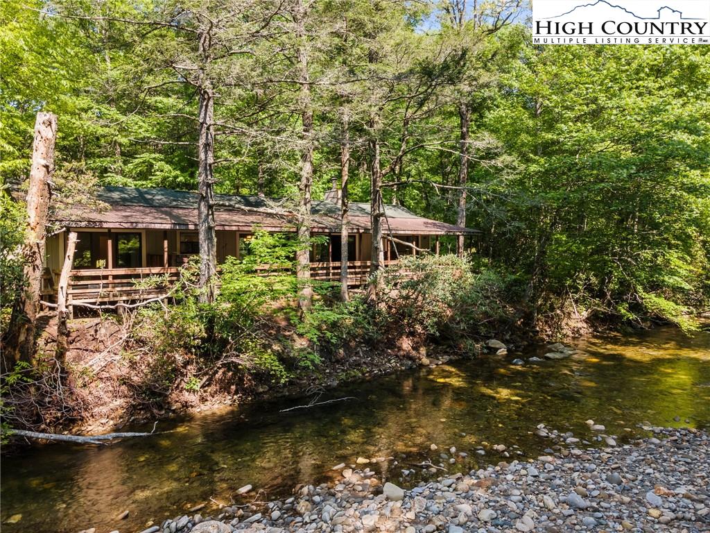 Mountain Homes and Cabins