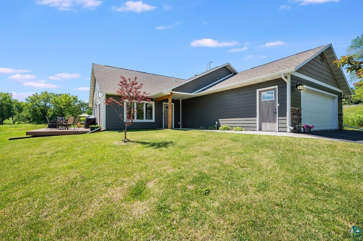 Listings for Laura Brekke