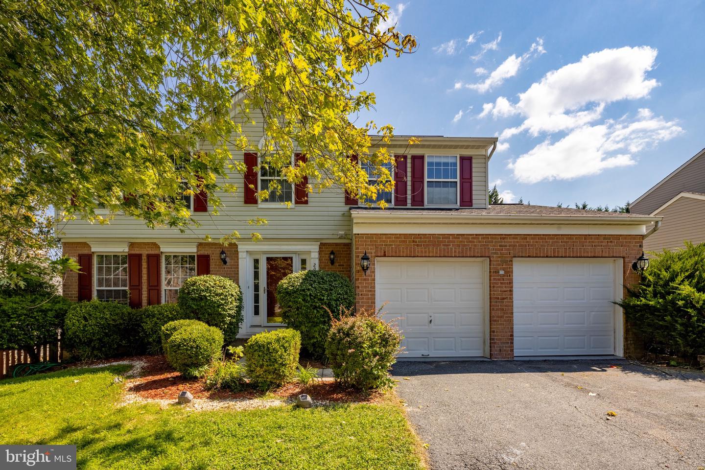 Listings for Danielle Burston