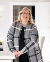 Karen Bobik