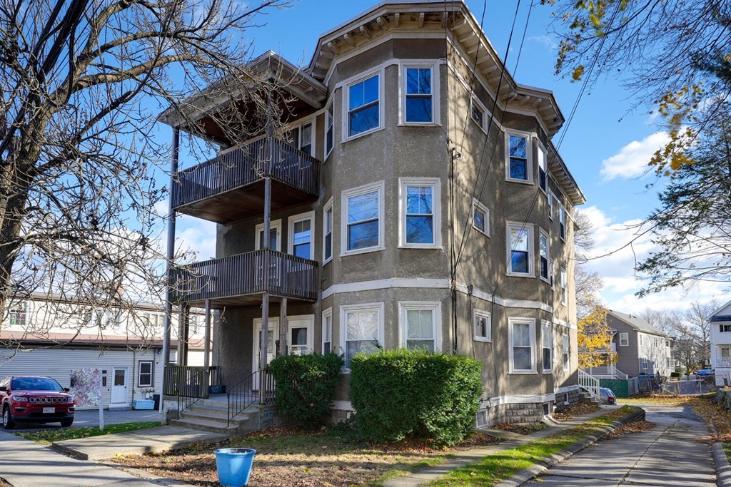 Multi-Family Homes for Sale in Arlington, Massachusetts
