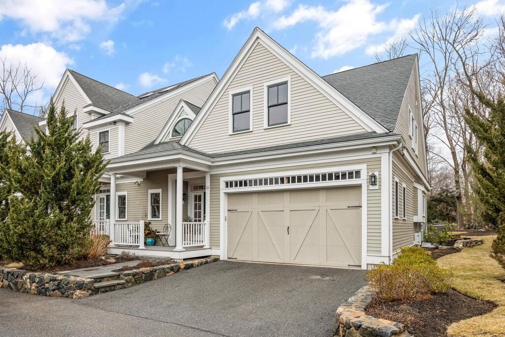 Condominiums and Townhomes For Sale in Lexington MA