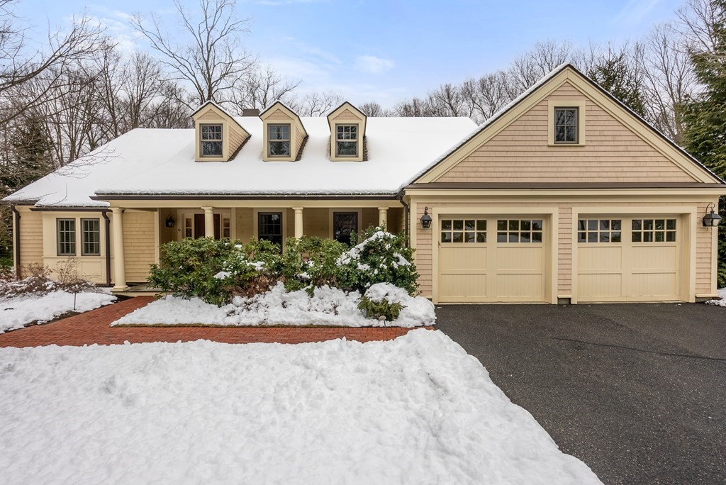 Condominiums and Townhomes For Sale in Weston MA