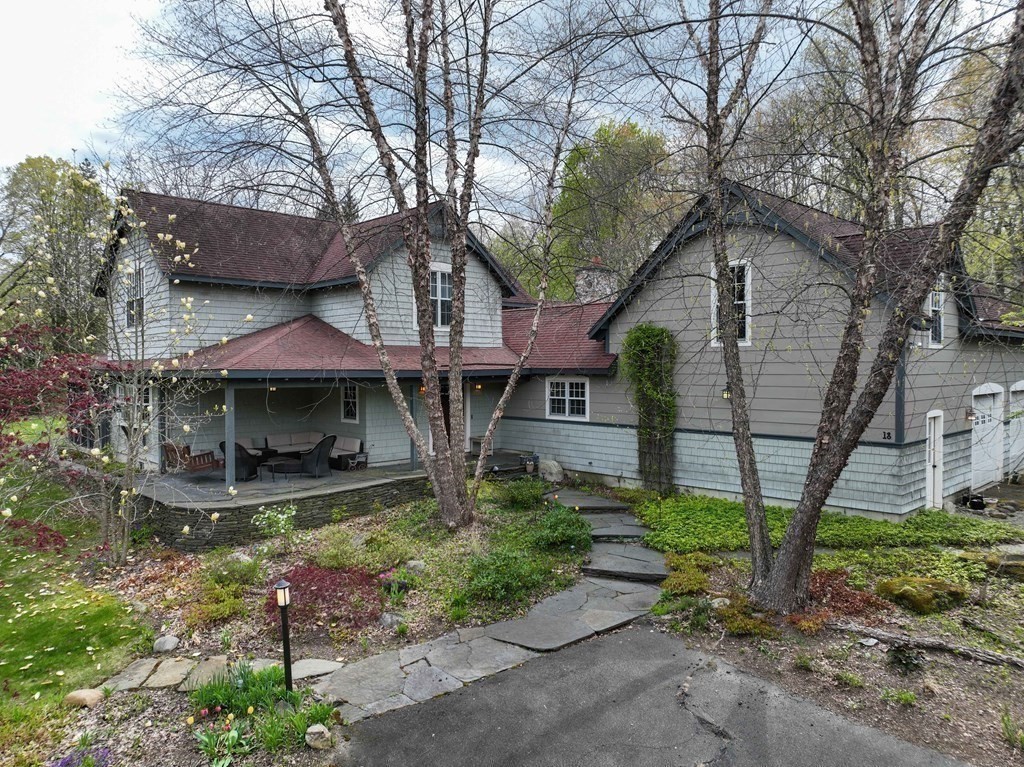 Homes Near Hampshire College