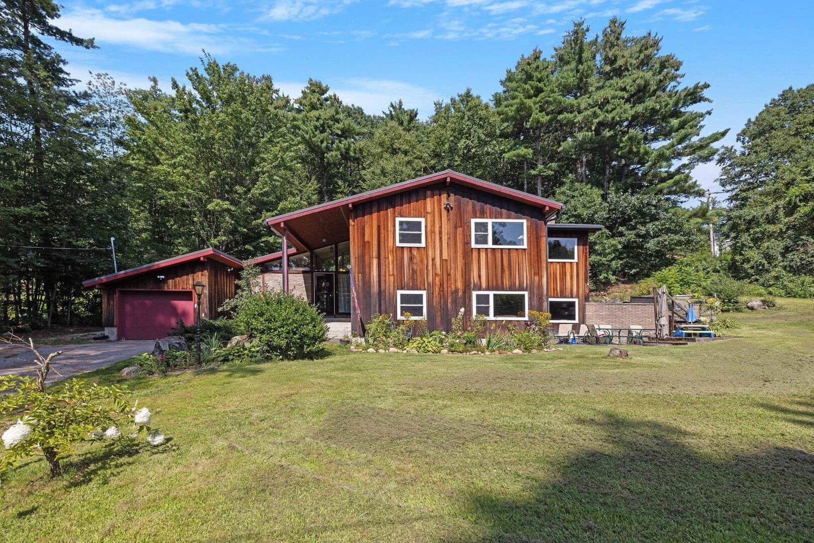 Listings for Jessica Robichaud