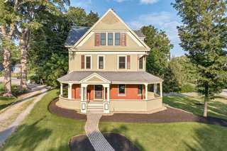 Northeastern New England Homes