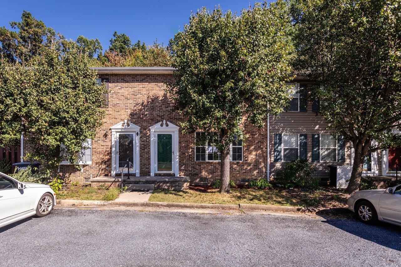 Listings for Sal Romero