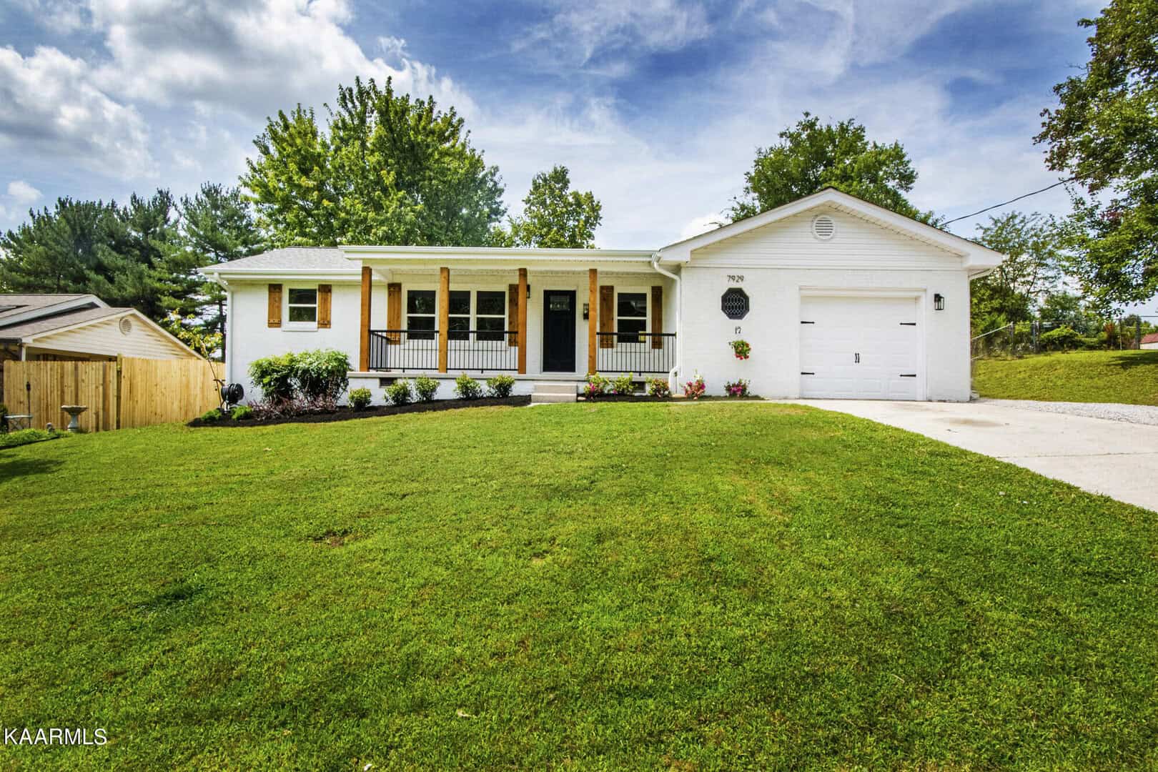 Waterfront Homes for Sale in Powell TN