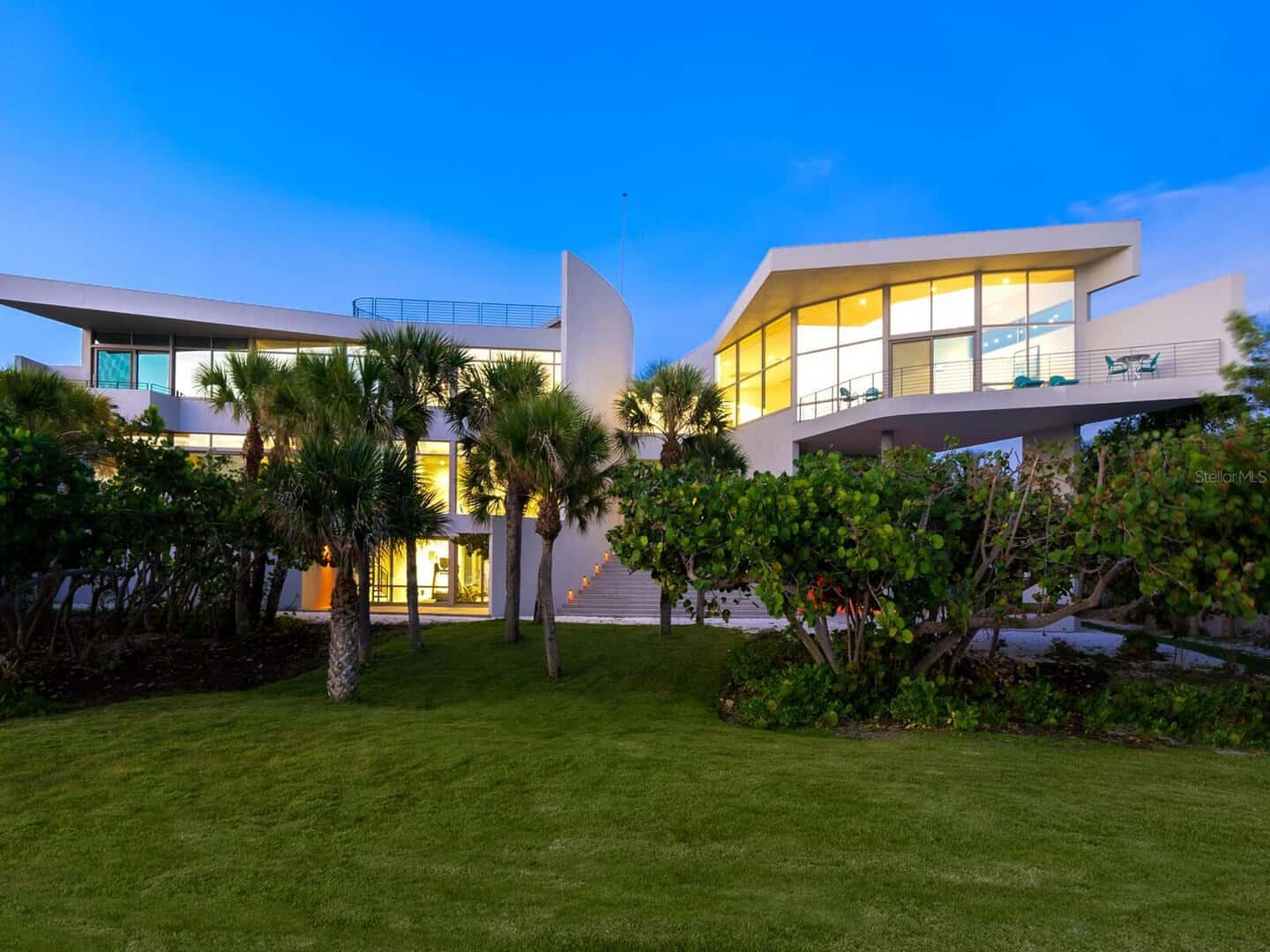 Homes for Sale with Land on Casey Key FL