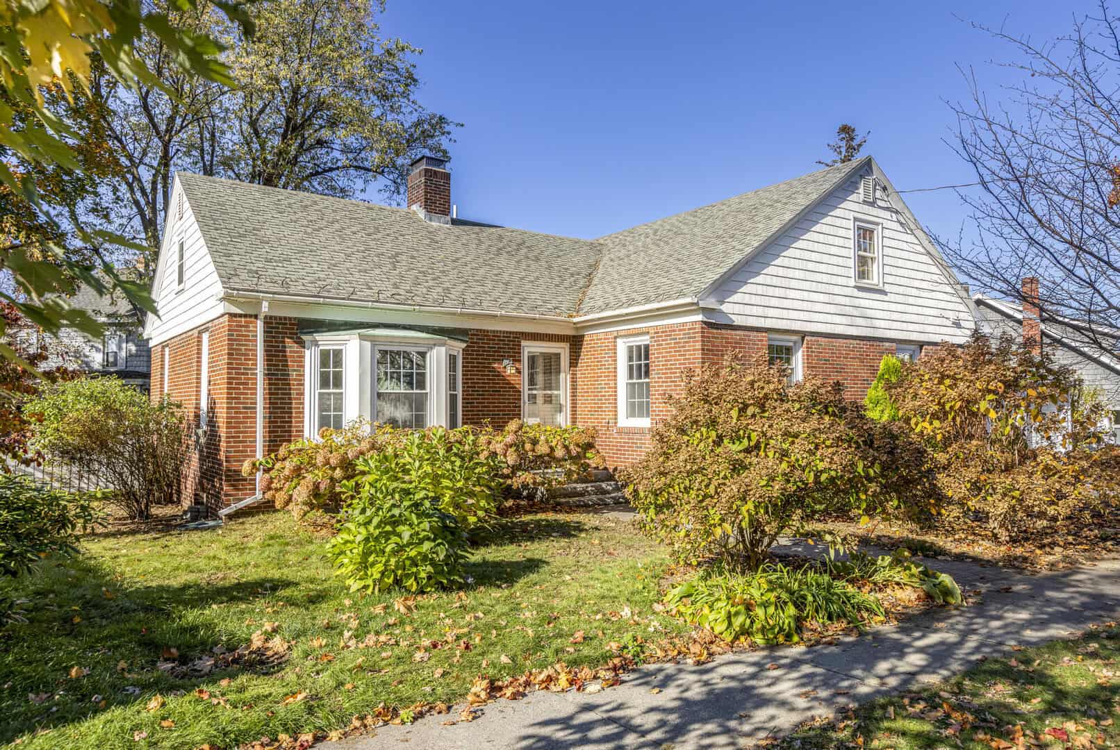 Listings for Lois Flaherty