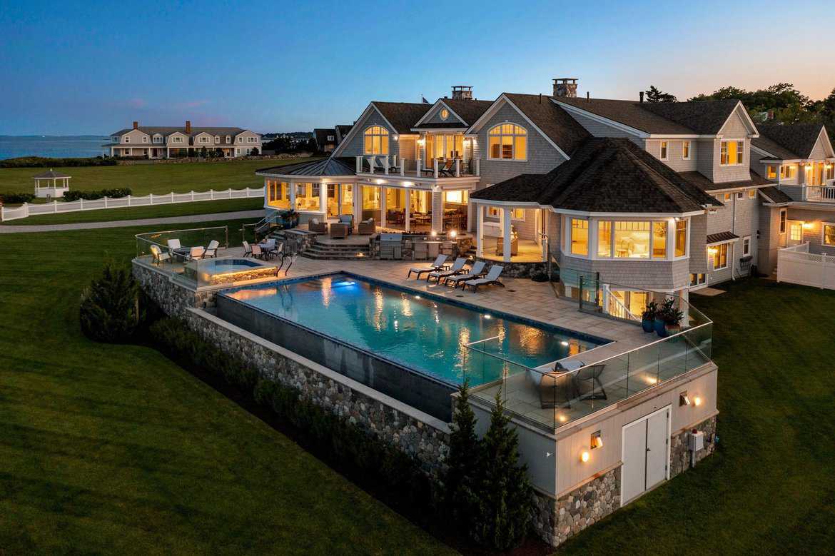 New Hampshire Luxury By Town