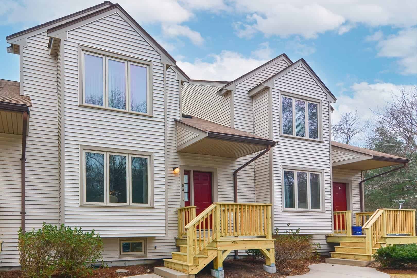 Listings for Caroline Molla