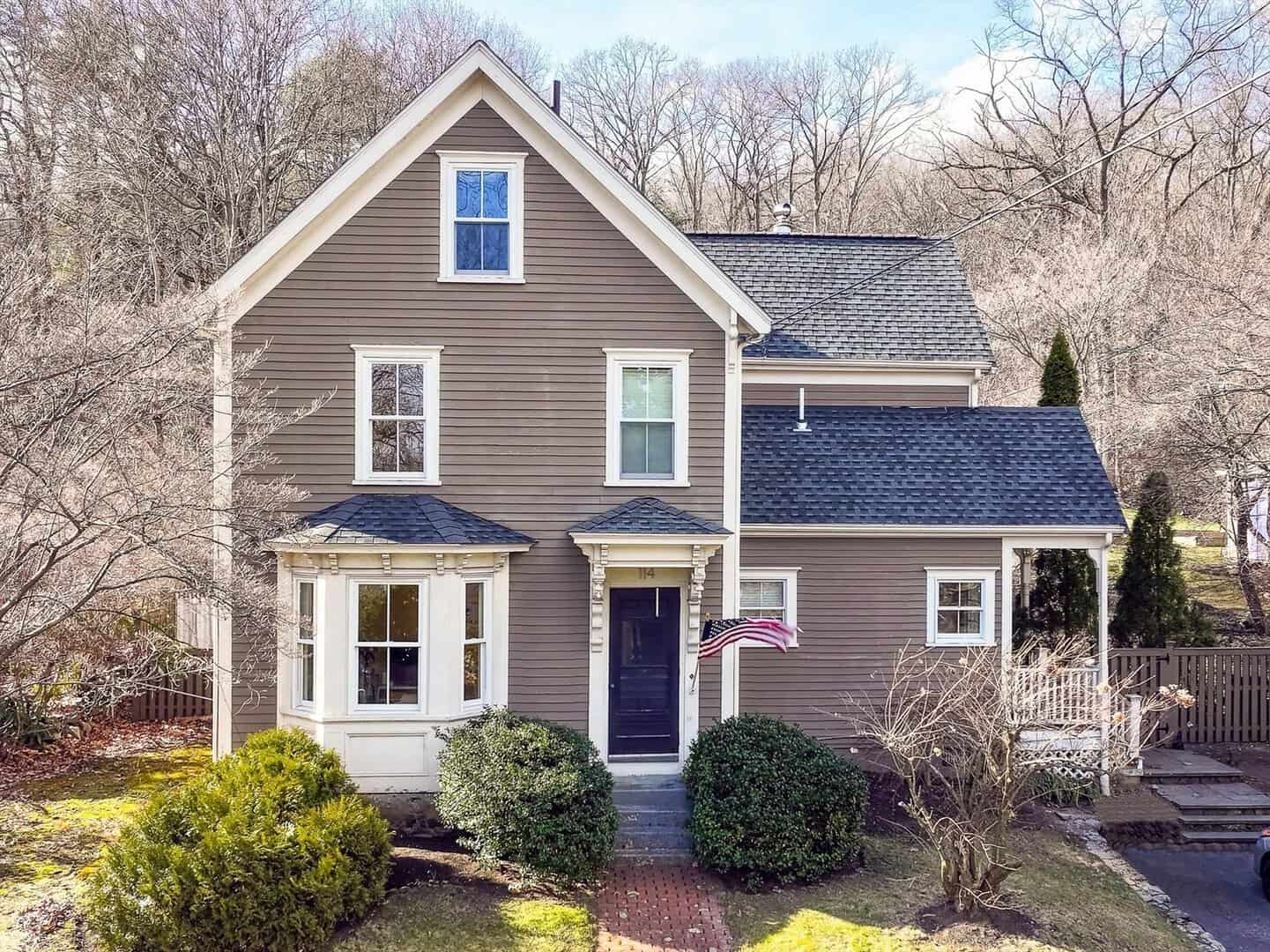 Listings for Jenny Ryer