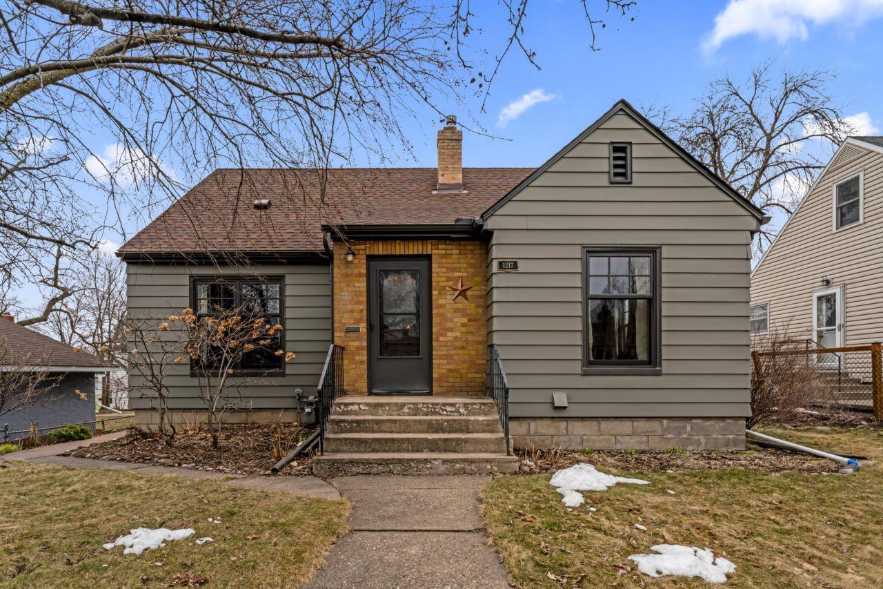 Listings for John Kelly