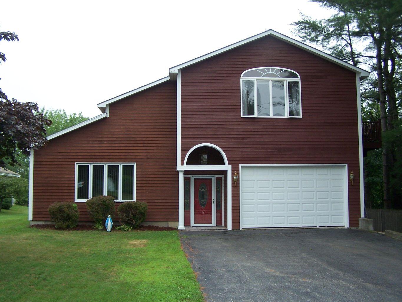 Listings for Kelly Couture