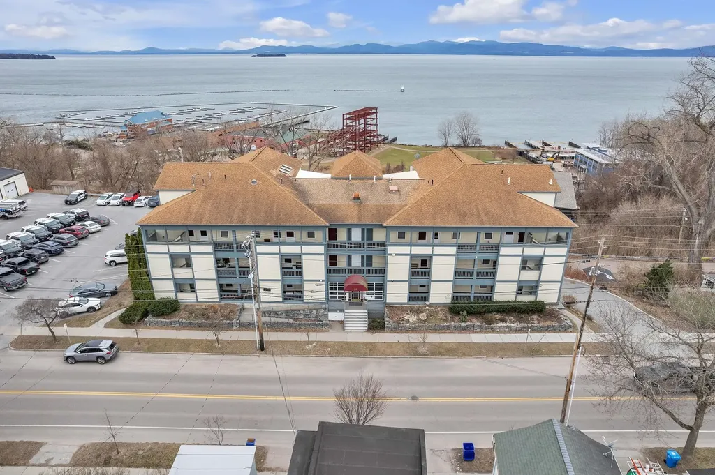 Commodore Point