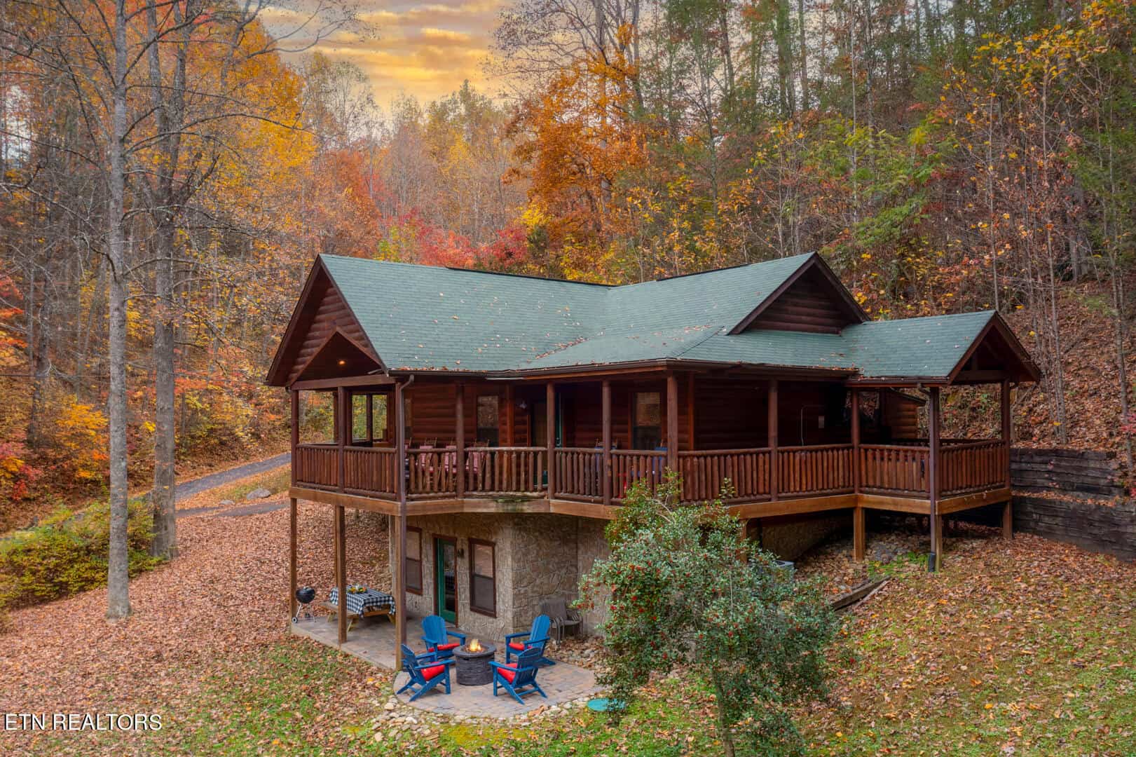 Listings for Lisa Hoyt