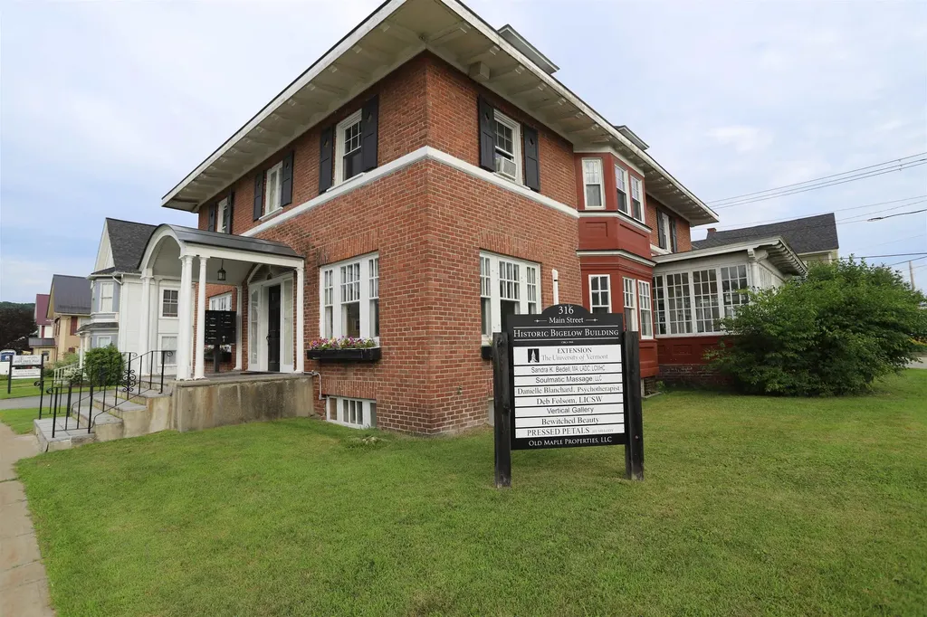 Listings for Dexter Degre
