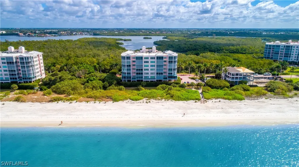 Barefoot Beach Club
