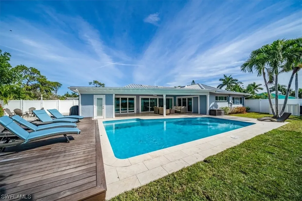 Bonita Shores