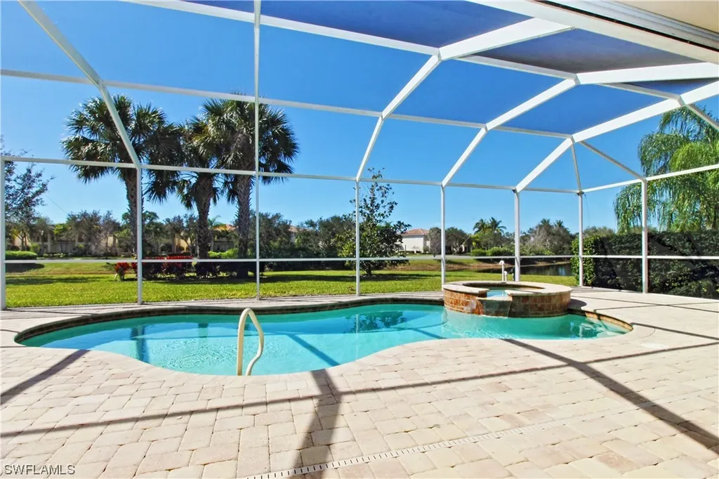 Village Walk Of Bonita Springs