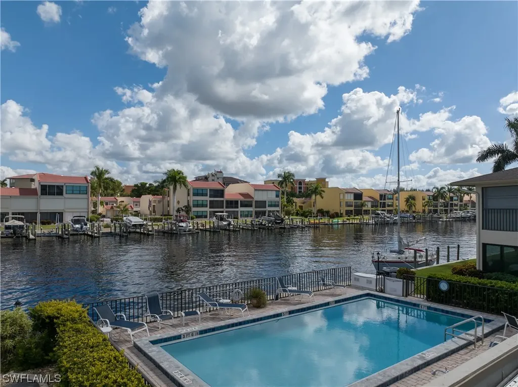 River Harbor Club Condo
