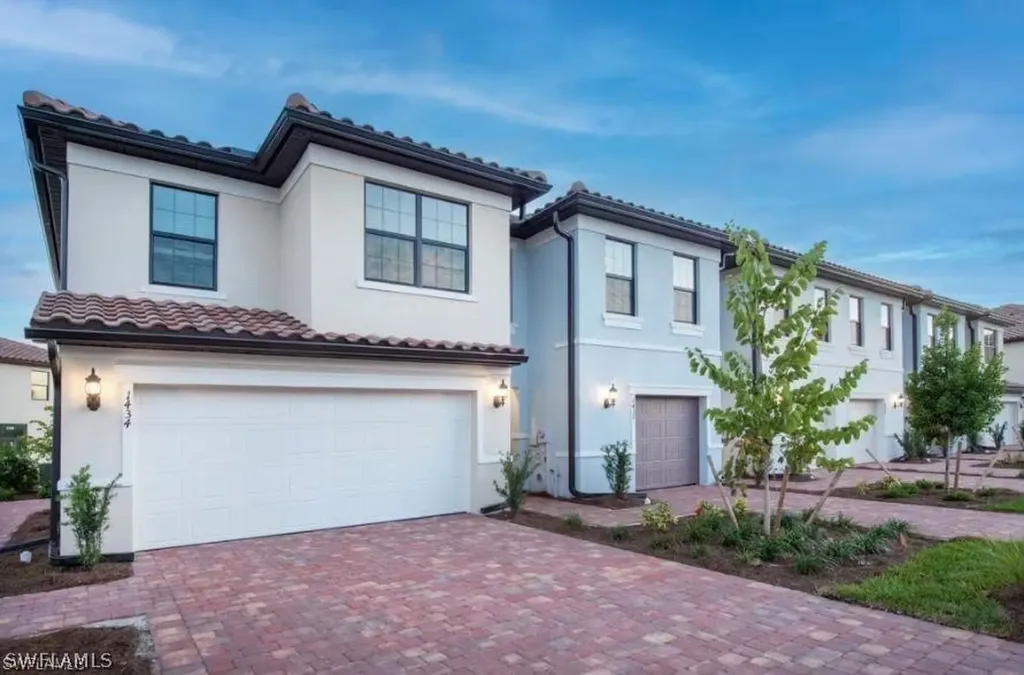 Sawgrass At Coral Lakes