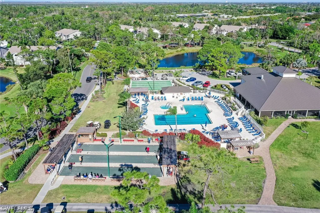 Villages On Court Side