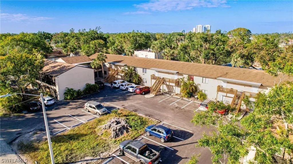 Banyan Tree Of Ft Myers Condo