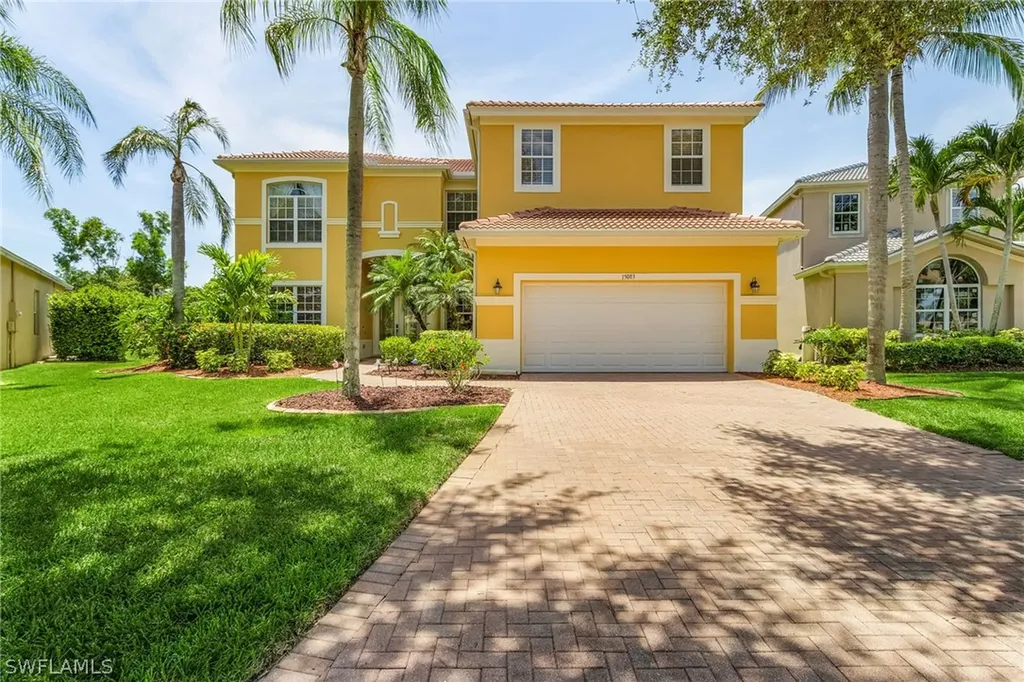 Colonial Pointe