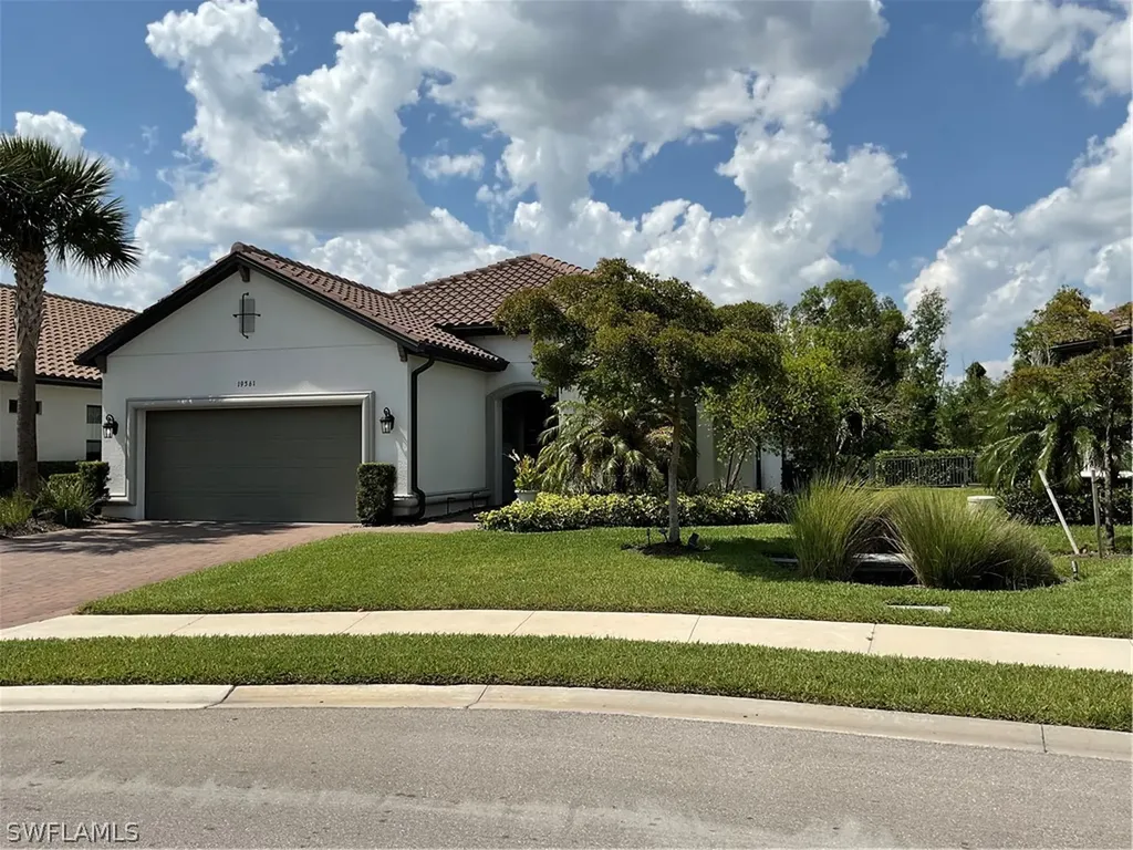 Estero Pointe