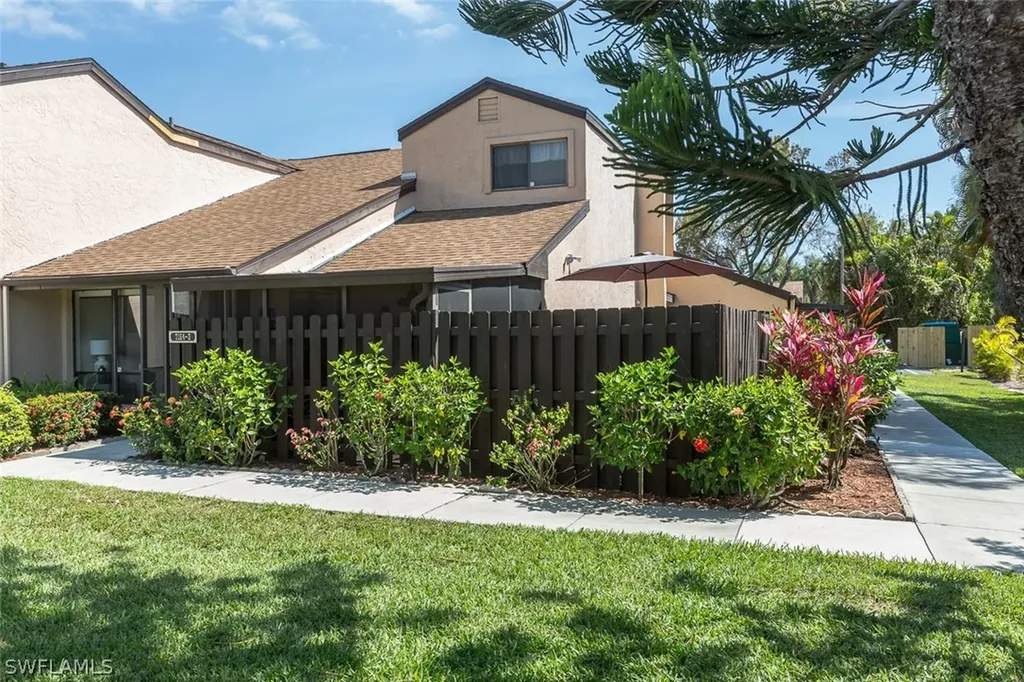 Pine Grove Townhouses