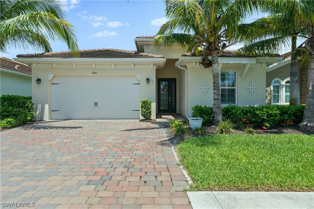 Venetian Pointe