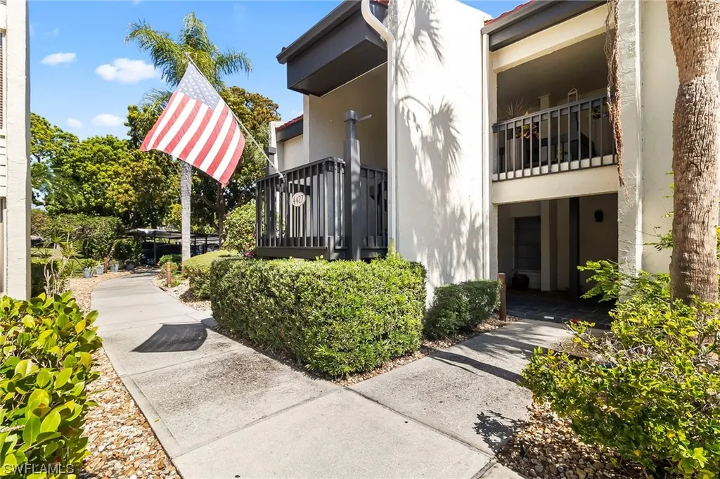 Windjammer Village At The Land