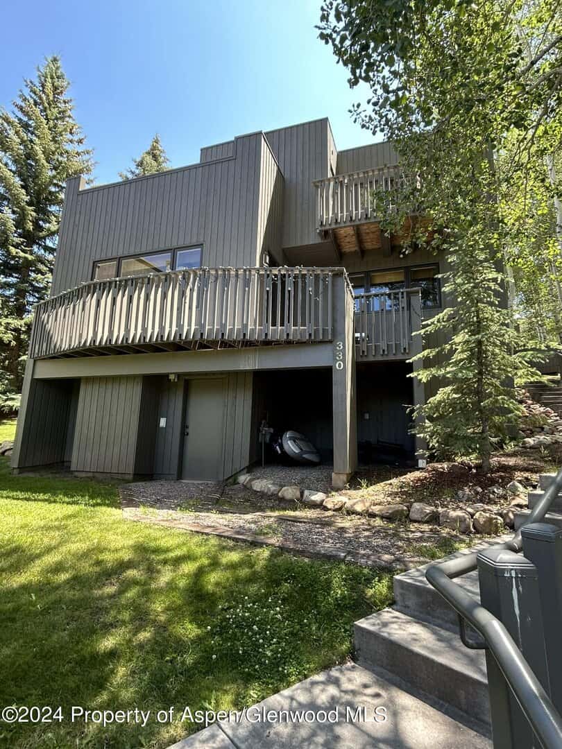 Listings for Nick Hough