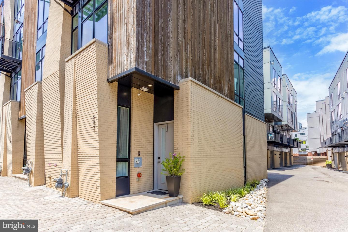 Listings for Andrew McManus